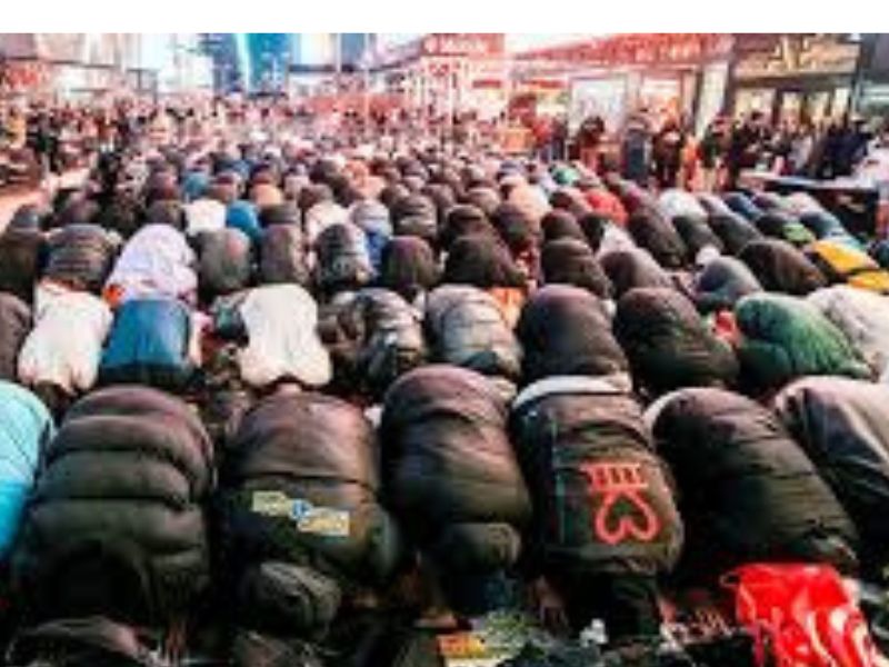 Muslims praying in Times Square